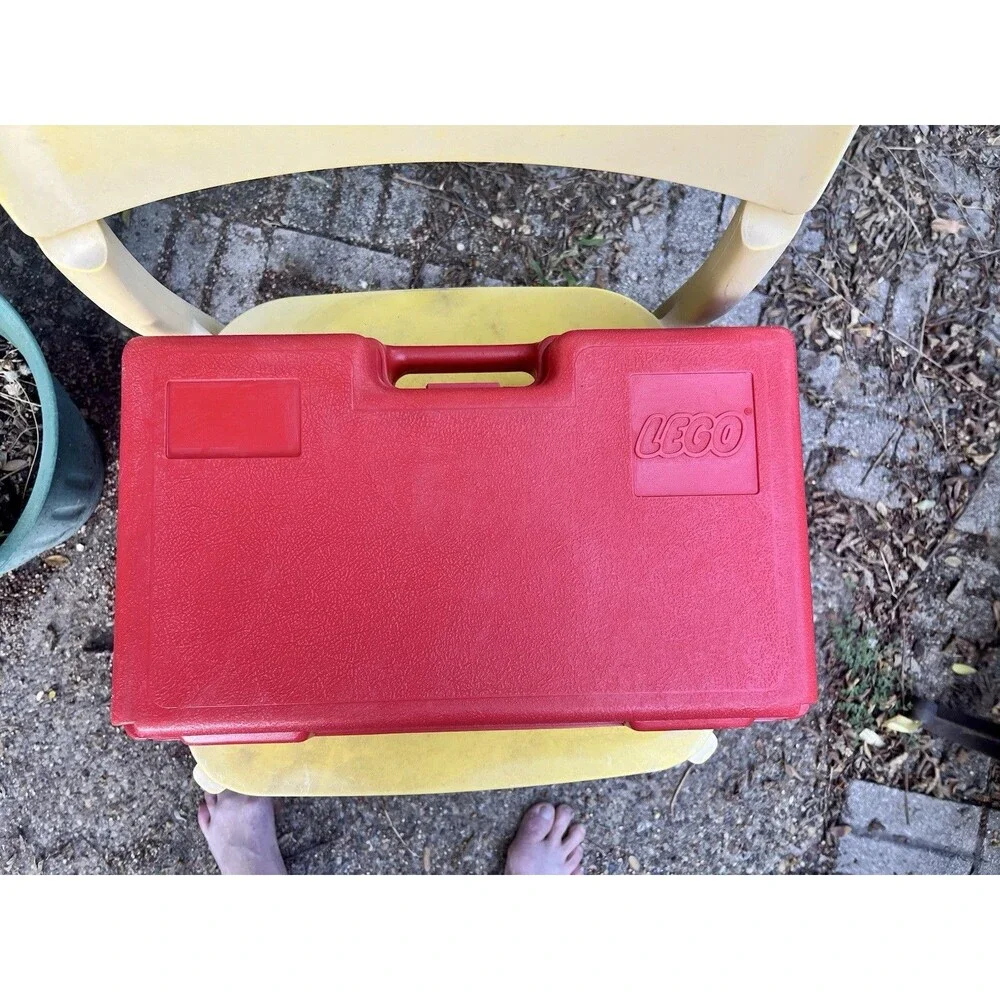 LEGO 1980’s Red Plastic Carrying Case 11.5 x 7.5 x 4 Very Good Condition
